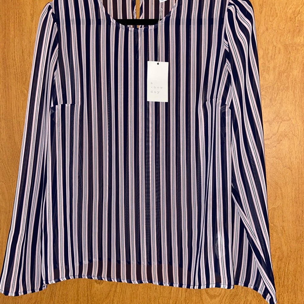 Women’s Blouse | NWT.